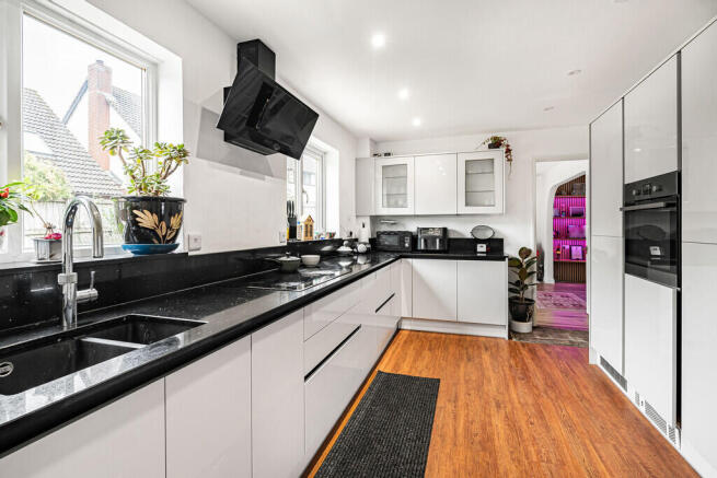 Kitchen (2)