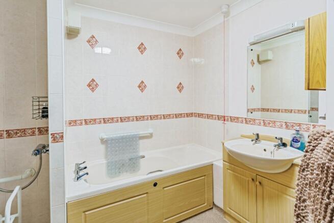 BATHROOM/WET ROOM
