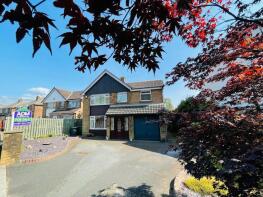 10, Roman Avenue, Mount, Huddersfield HD3 3XP