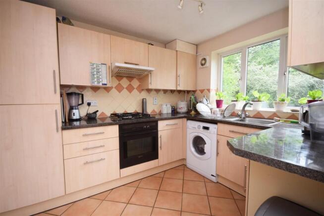 45 Gosling Grove Kitchen.jpg