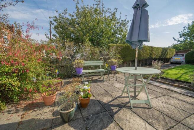 FRONT GARDEN