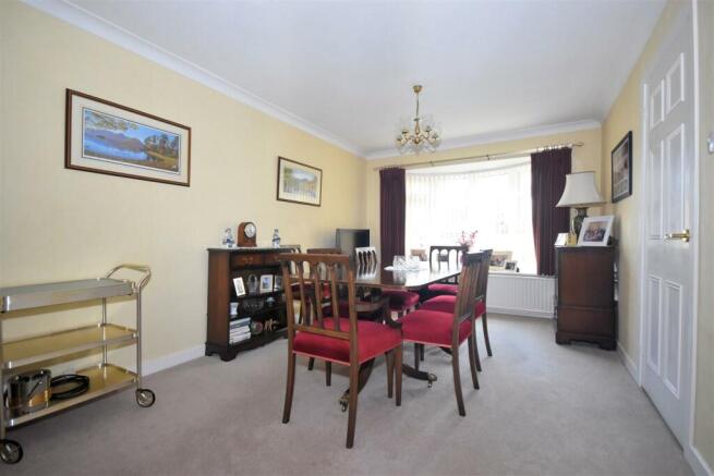 Dining room 1.jpg