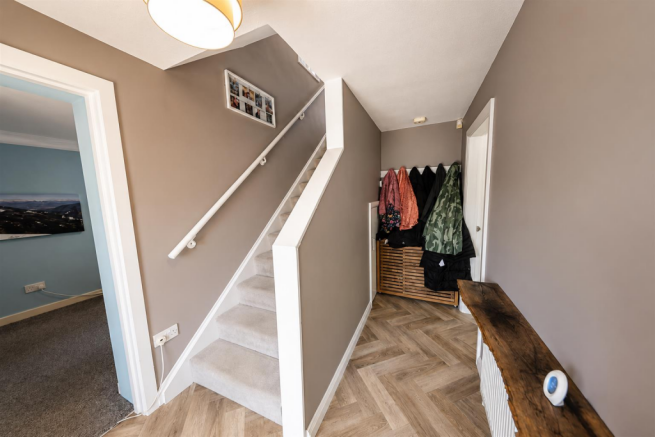 3 bed Semi-Detached for sale Image 10