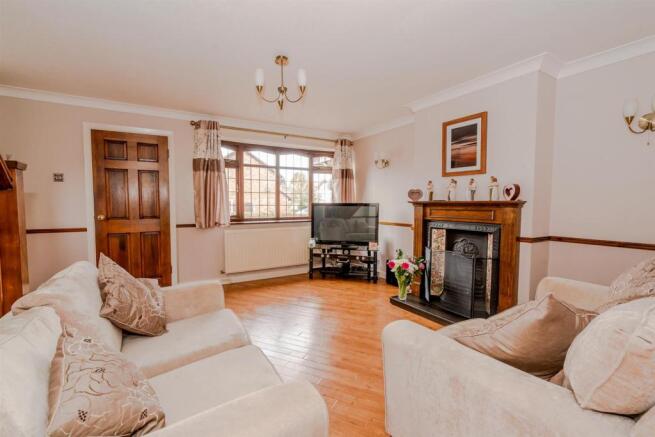 Parkview Crescent, Walsall, WS28TY-1.jpg