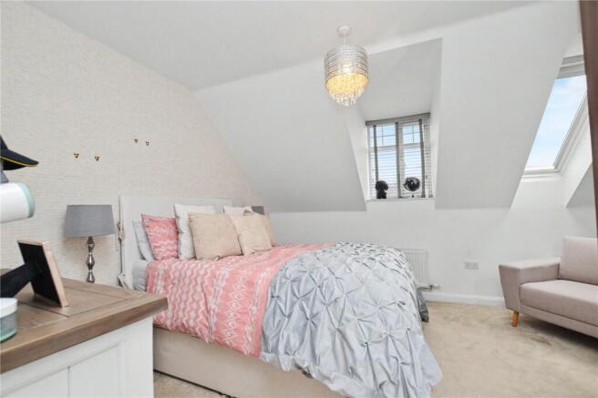 4 bed Semi-Detached for sale Image 5
