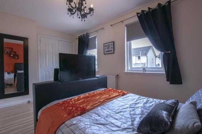 Master bedroom (2)