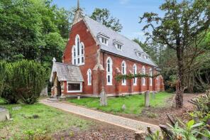 Flat 4, Longcross Church, Longcross Road, Longcross, Chertsey KT16 0DZ