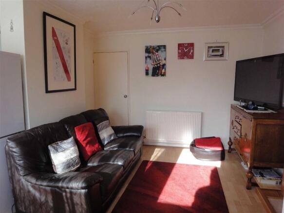 LIVING AREA: