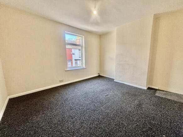 2 bed Terraced to rent Image 7
