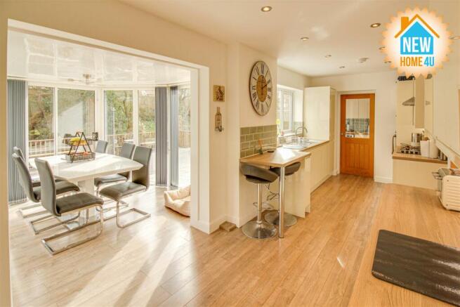 KITCHEN: