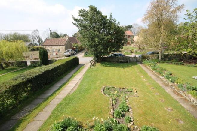 FRONT GARDEN