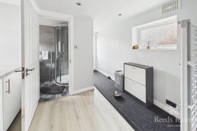 3 bed Semi-Detached for sale Image 9
