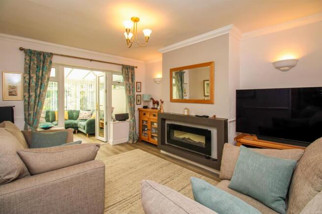 3 bed Semi-Detached for sale Image 8