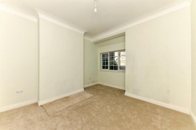 3 bed Terraced for sale Image 4