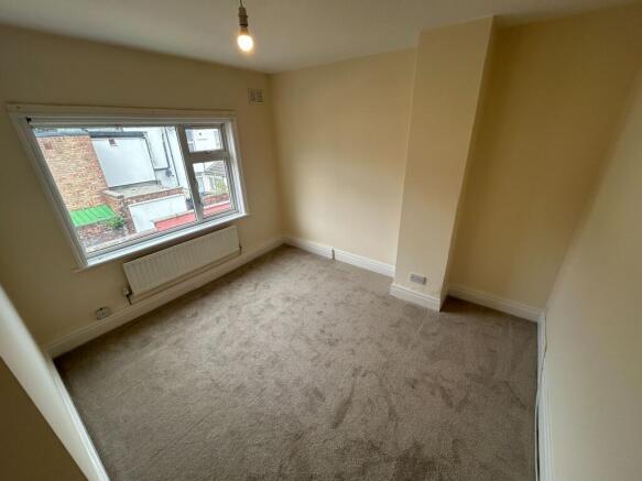 3 bed Terraced to rent Image 10