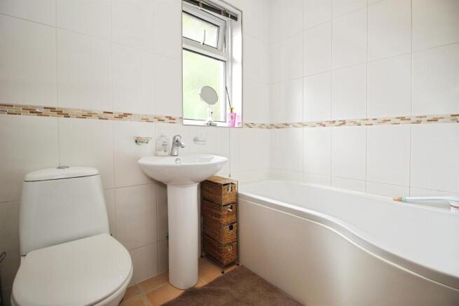 3 bed Semi-Detached for sale Image 9