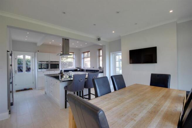 Living Kitchen - Alternative View