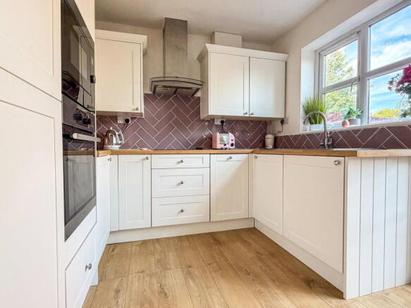 2 bed Terraced for sale Image 6