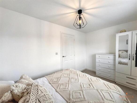 3 bed Terraced for sale Image 10