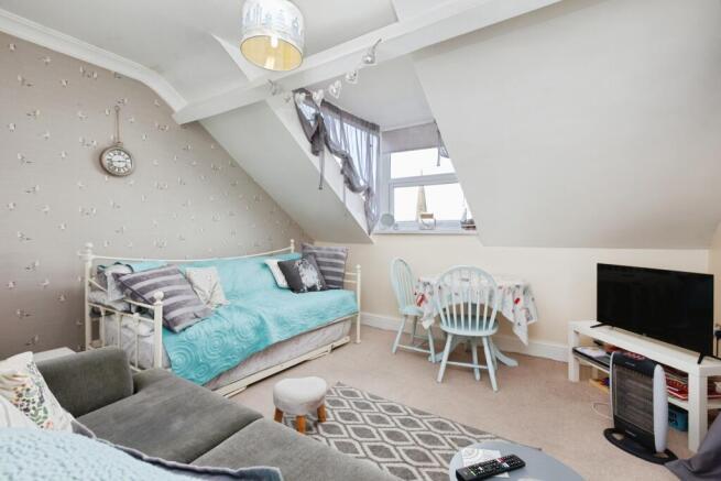 1 bed Flat for sale Image 4