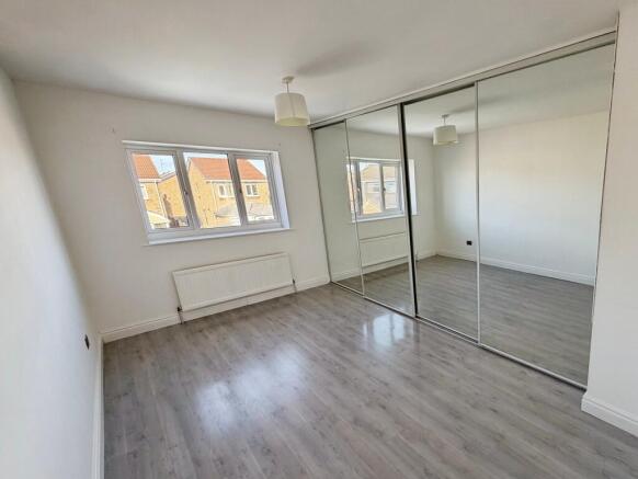 2 bed Semi-Detached for sale Image 8