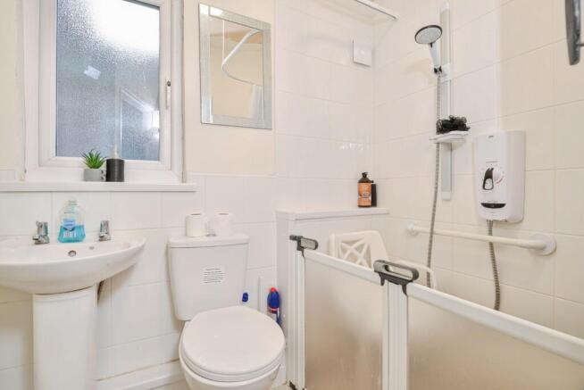 3 bed Terraced for sale Image 9