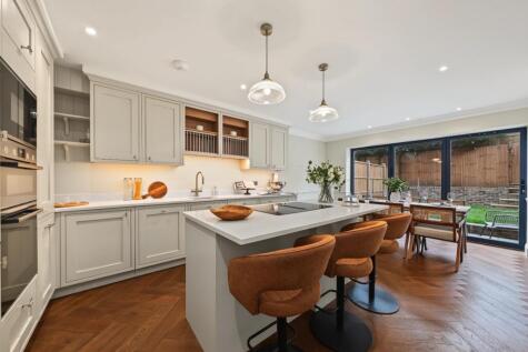 Platts Lane, Hampstead, London NW3