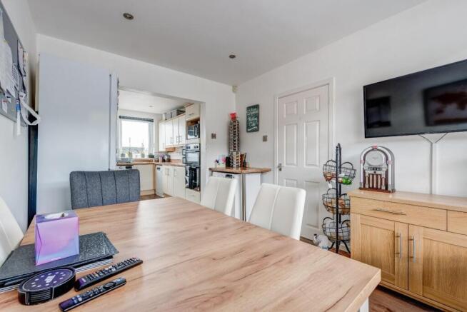 42MonterneyCrescent(Interior)-7.jpg