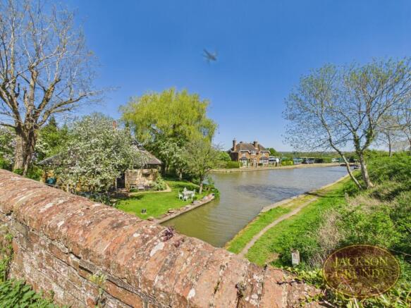 Long Buckby Wharf