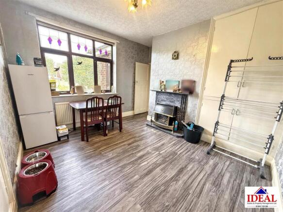 6 bed Detached for sale Image 8