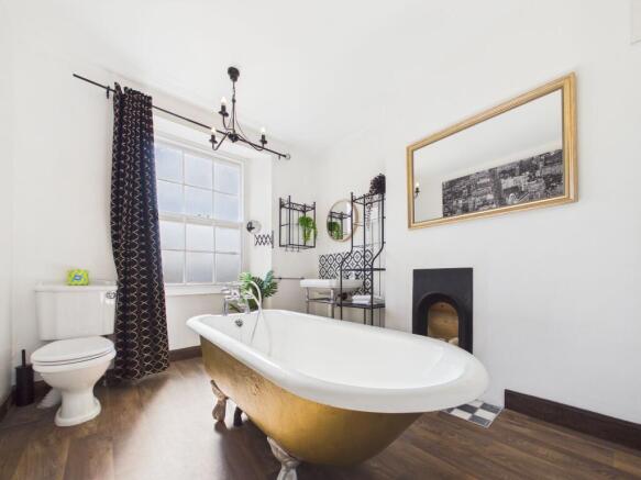 3 bed Terraced for sale Image 11