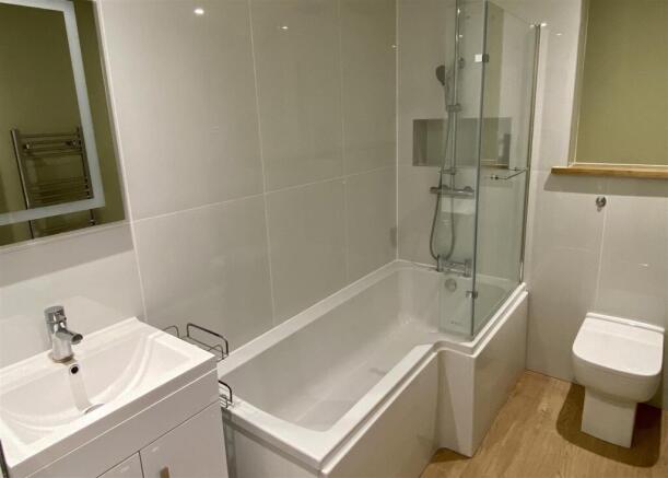 bathroom 2.JPG