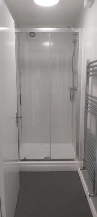 4 bed House Share to rent Image 6