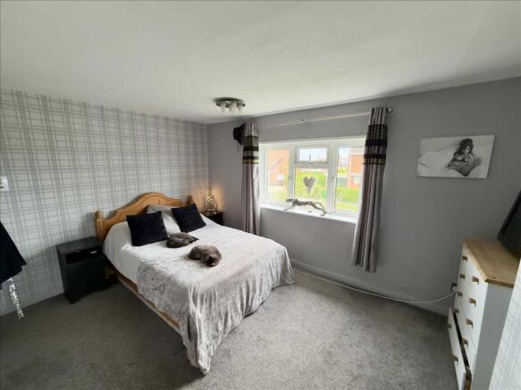 3 bed House for sale Image 12