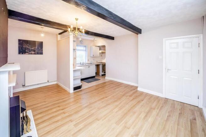 2 bed End of Terrace to rent Image 5