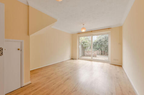 Boston Manor Road, Brentford, TW8