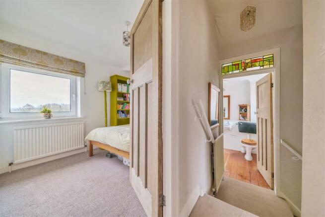 FIRST FLOOR LANDING