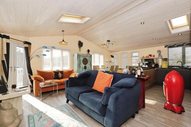 Lounge Area (1)