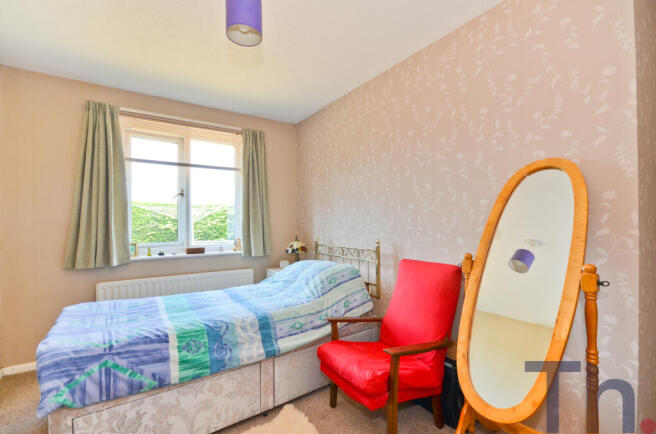 Bedroom 1 (2).JPG