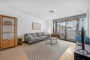 Flat 3, 1a, Phoenix Street, London WC2H 8BU