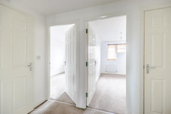 2 bed Flat for sale Image 7