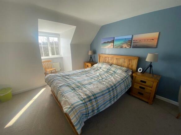 Bedroom 1.jpg