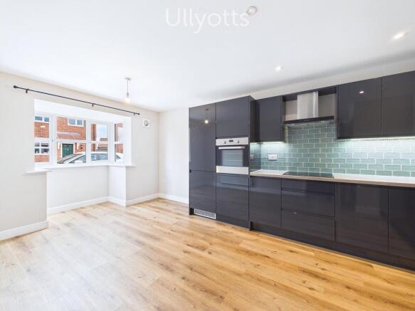 2 bed Semi-Detached Bungalow for sale Image 6