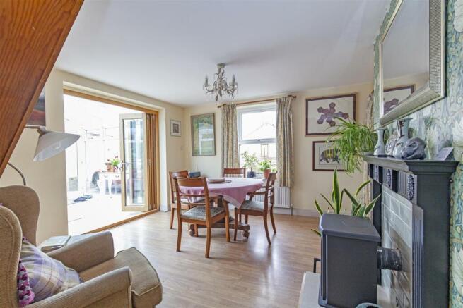 Dining Kitchen-4.jpg