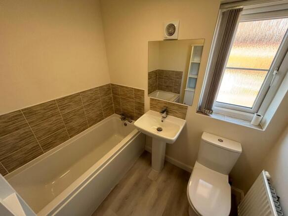 3 bed Semi-Detached to rent Image 7
