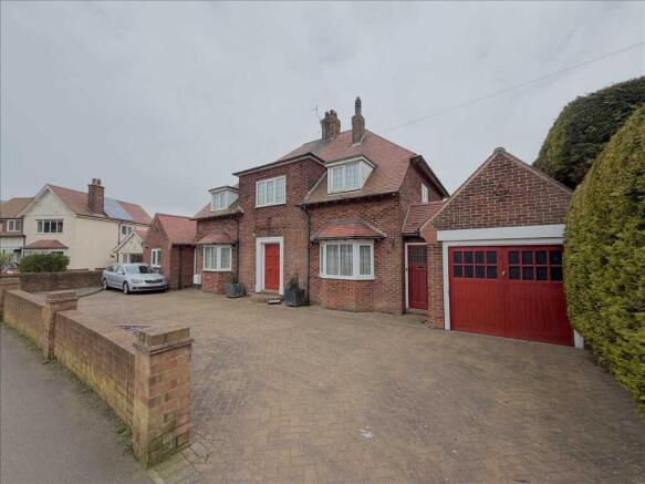 4 bed Detached for sale Image 11