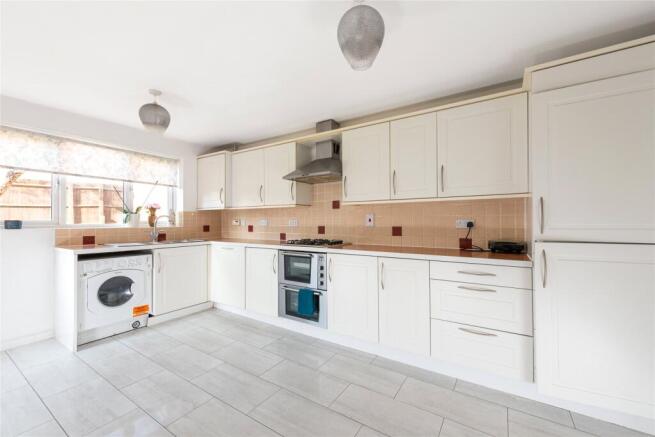 Kitchen/Breakfast Rm