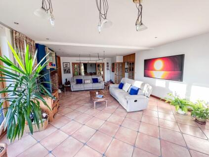 Riverside, Staines, Surrey, TW18