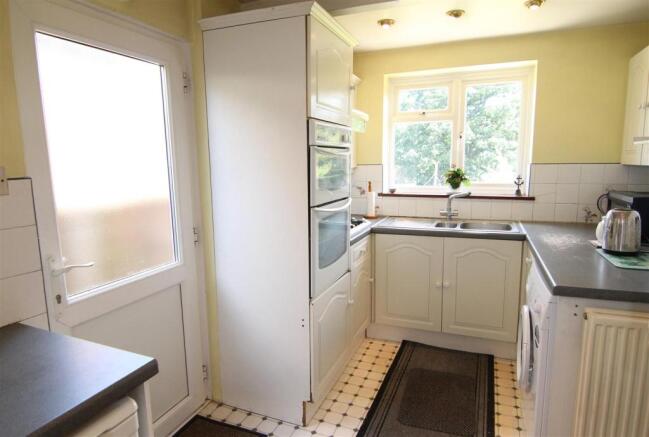 Kitchen EDIT.jpg