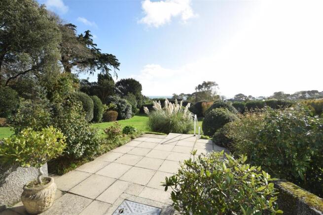 REAR COMMUNAL GARDENS
